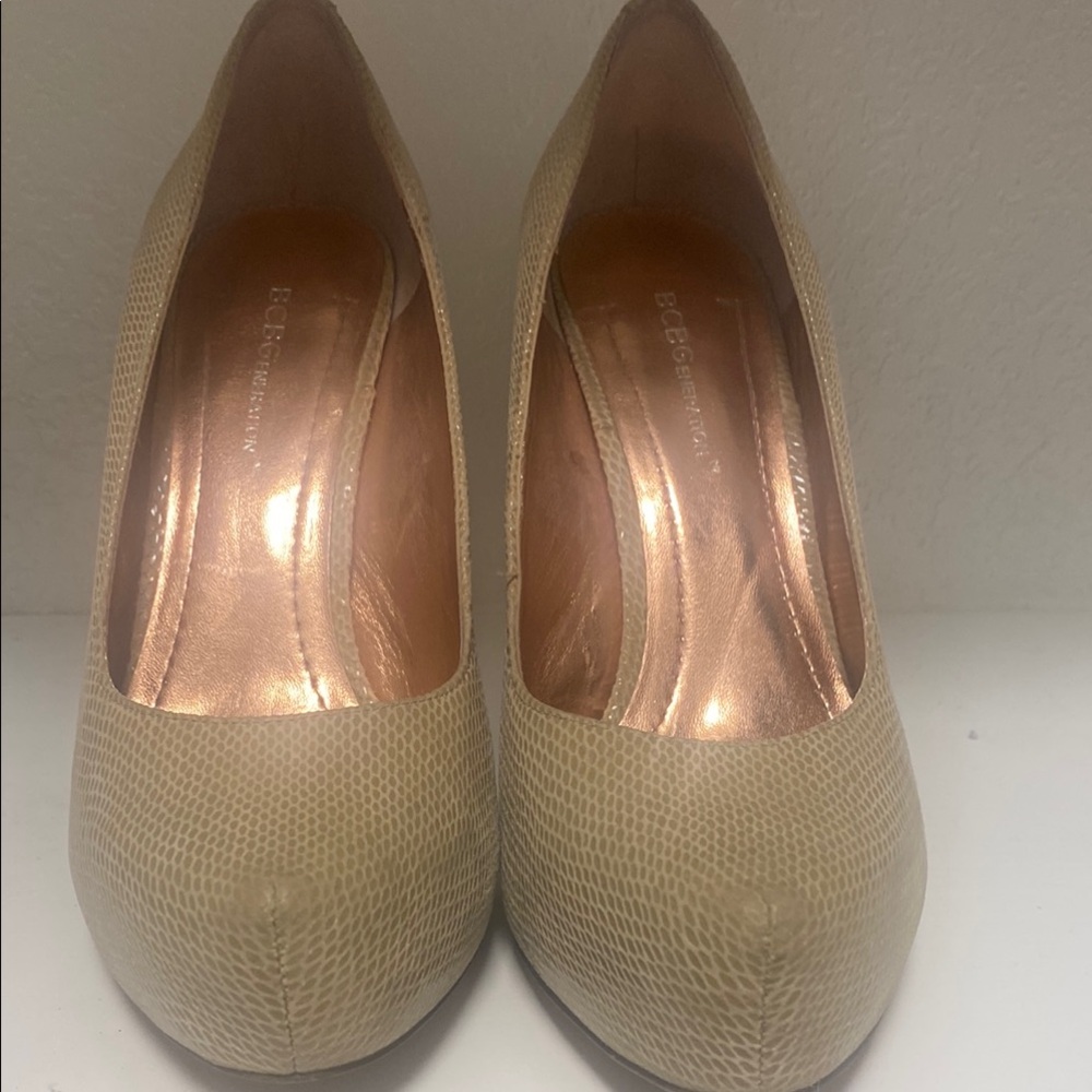 BCBGMaxAzria Tan Textured Heels